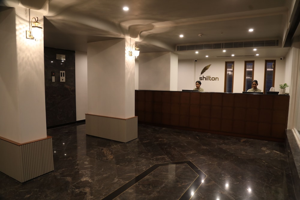 THE INTERNATIONAL HOTEL 7/40
