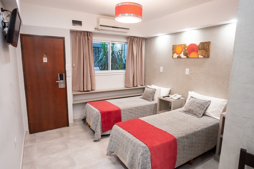 Hotel Emperatriz 14/72