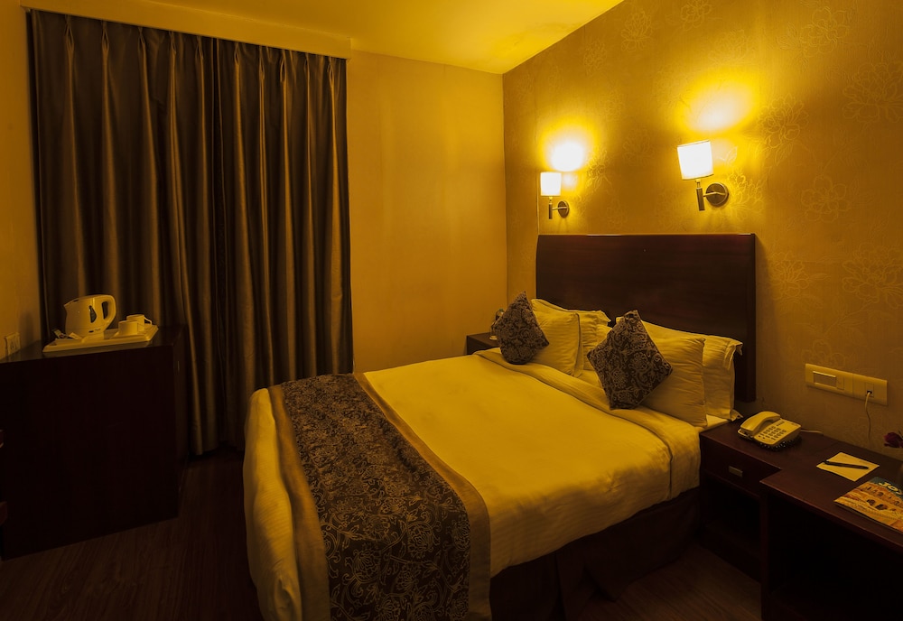 VESTA MAURYA PALACE 17/67