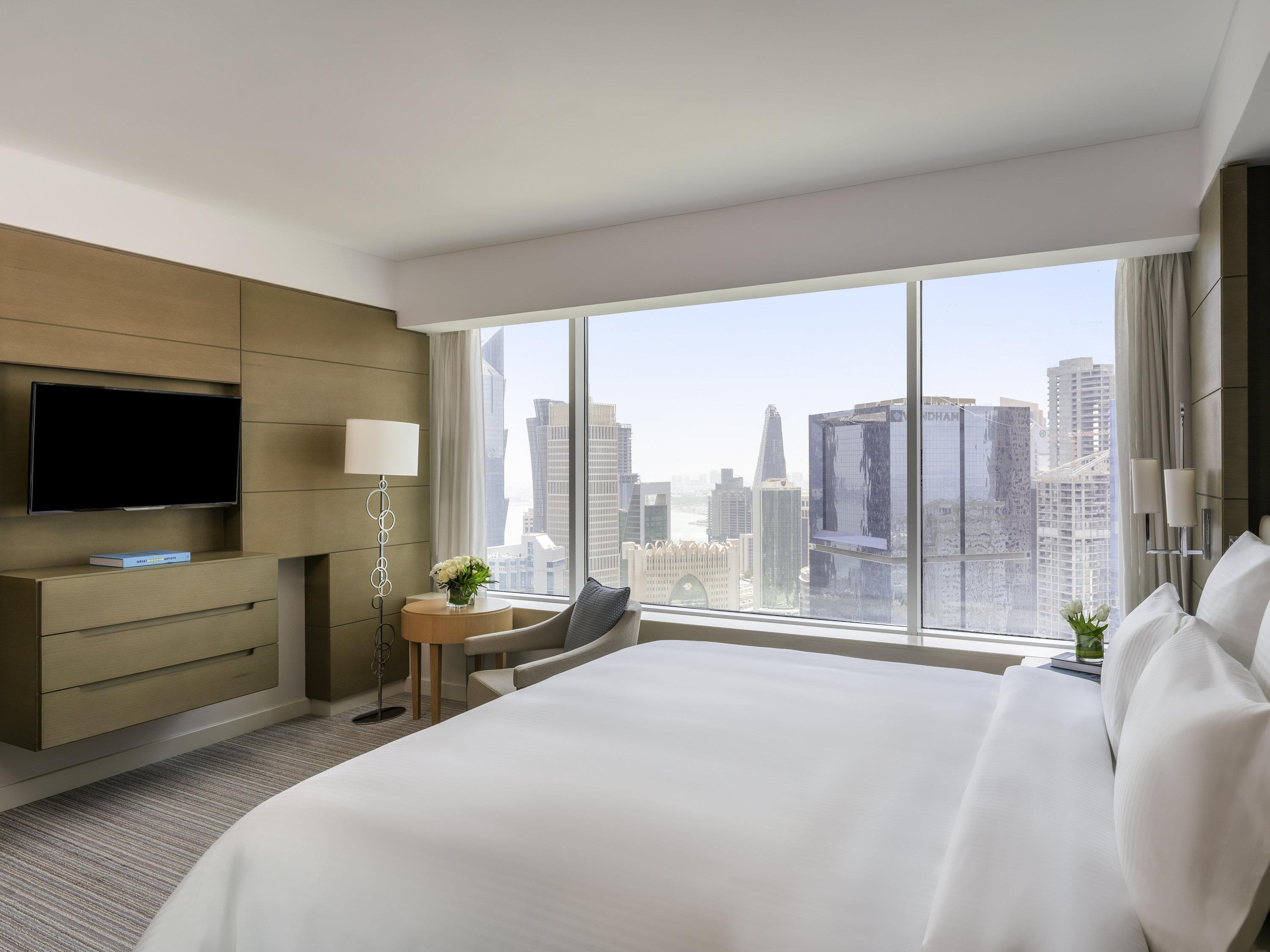 1 BEDROOM, APARTMENT, KING BED, DINING AREA, KITCHEN