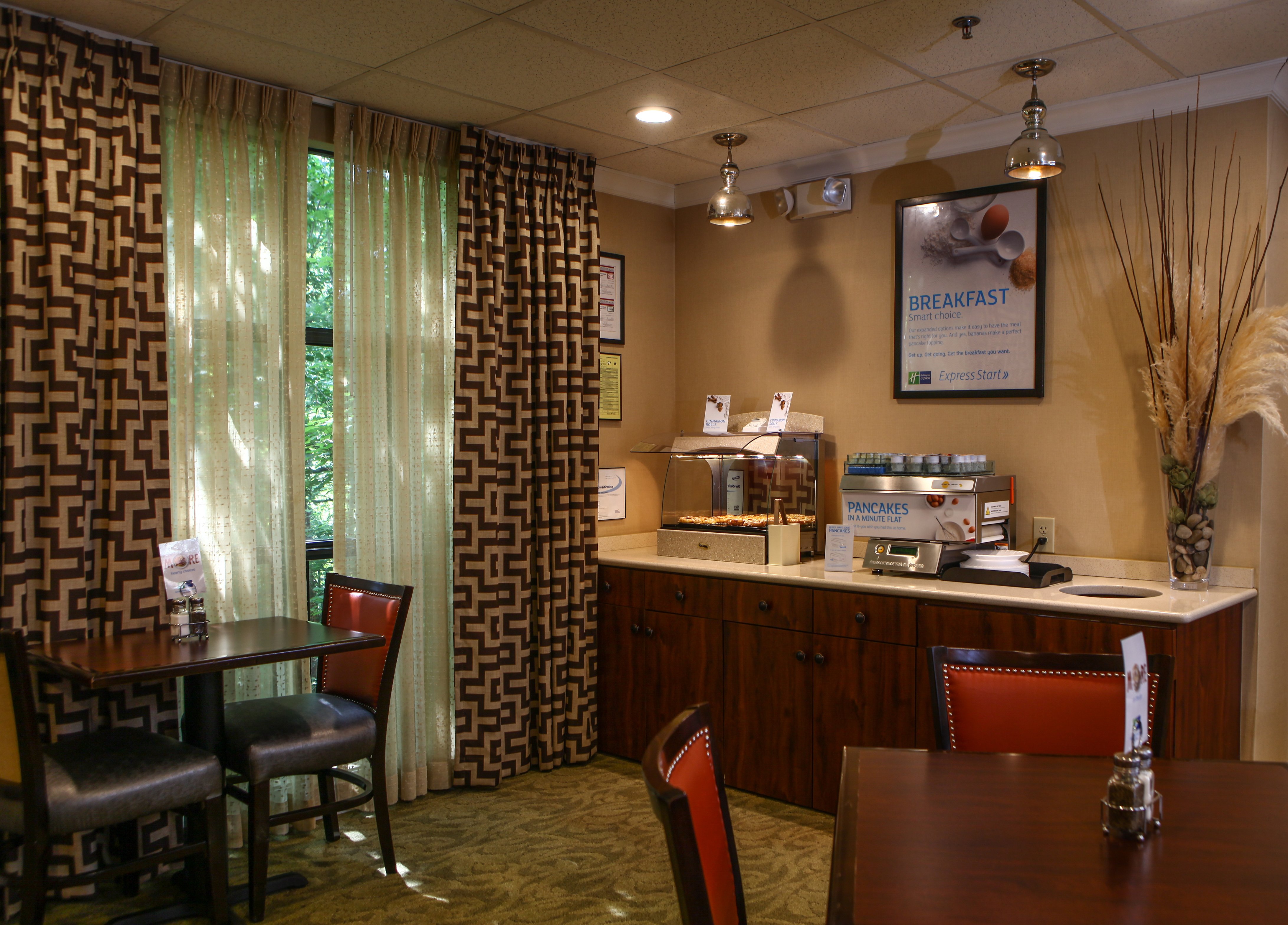 Holiday Inn Express Atlanta Emory University Area 28/37