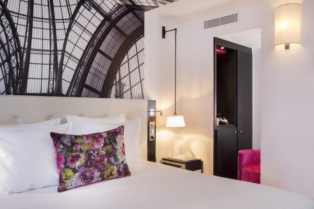 Eiffel, Queen Bed، Hotel Gustave 2/3