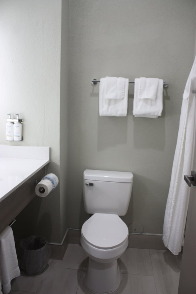 غرفة قياسية بسريرين كوين، Holiday Inn Express Hotel & Suites Shamrock North 6/7
