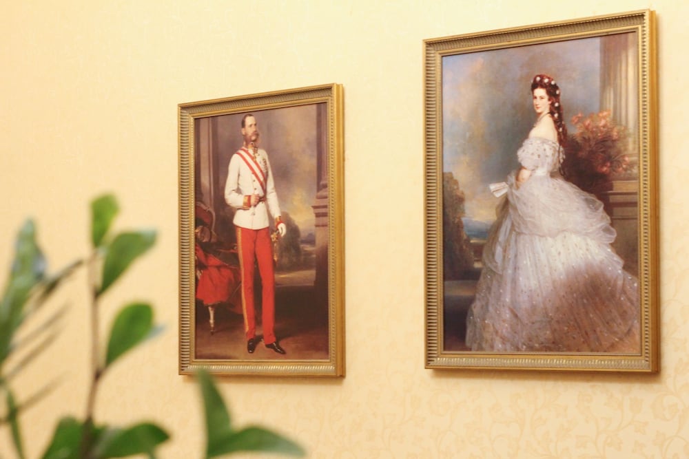 Opera Suites photo4