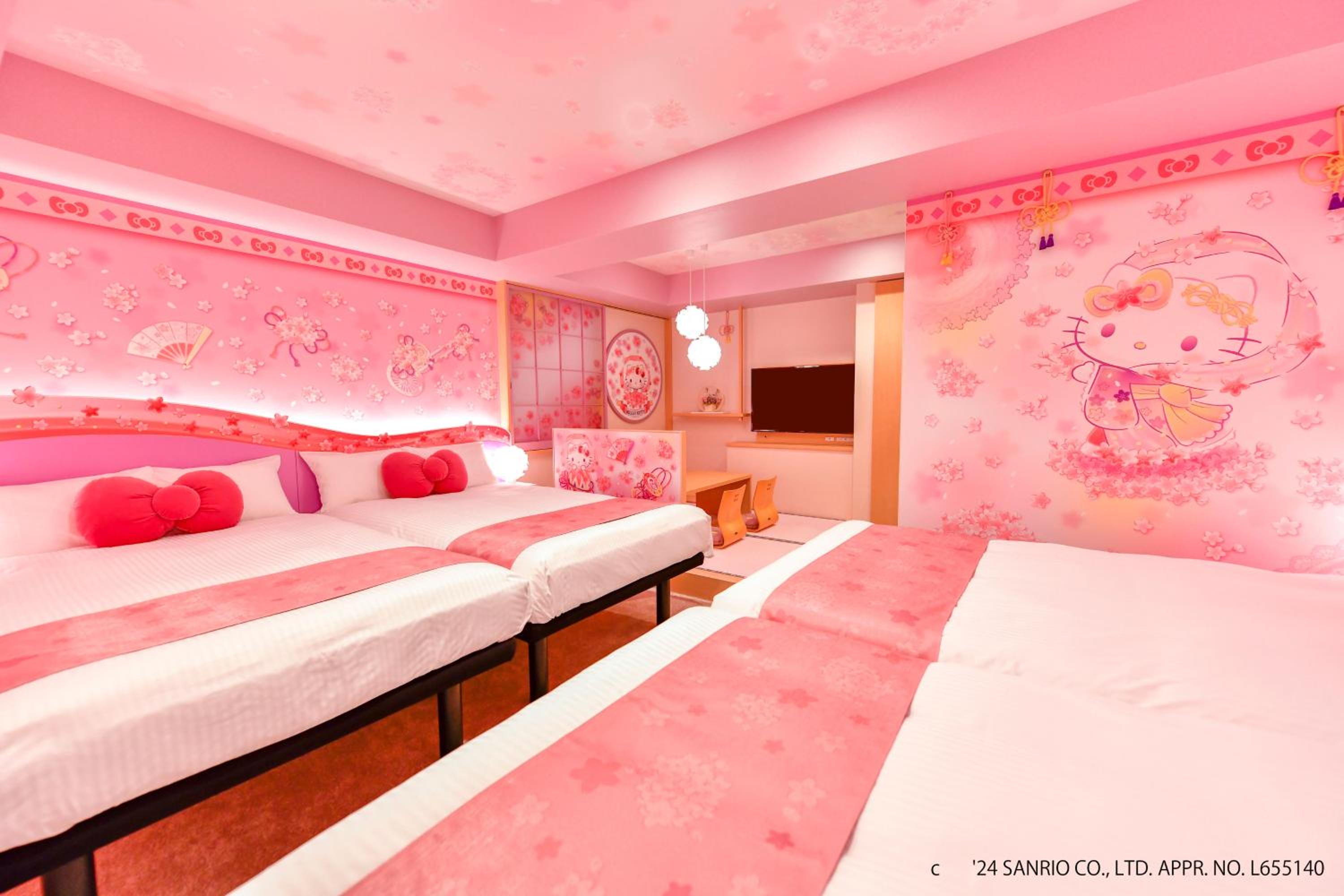 Hello Kitty, Quadruple