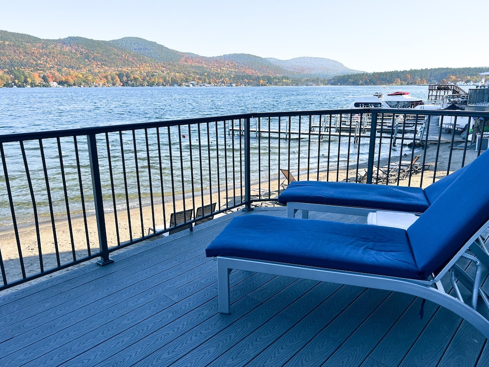 The Georgian Lakeside Resort 38/67