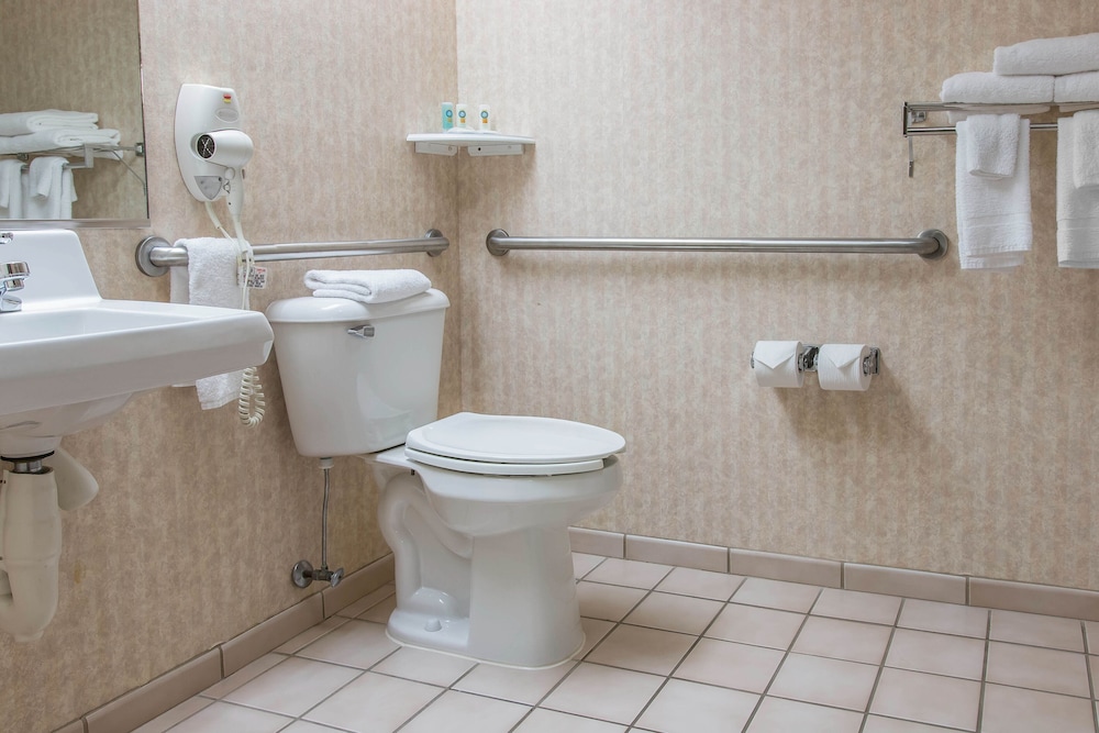 Holiday Inn Express Fremont by IHG 18/50