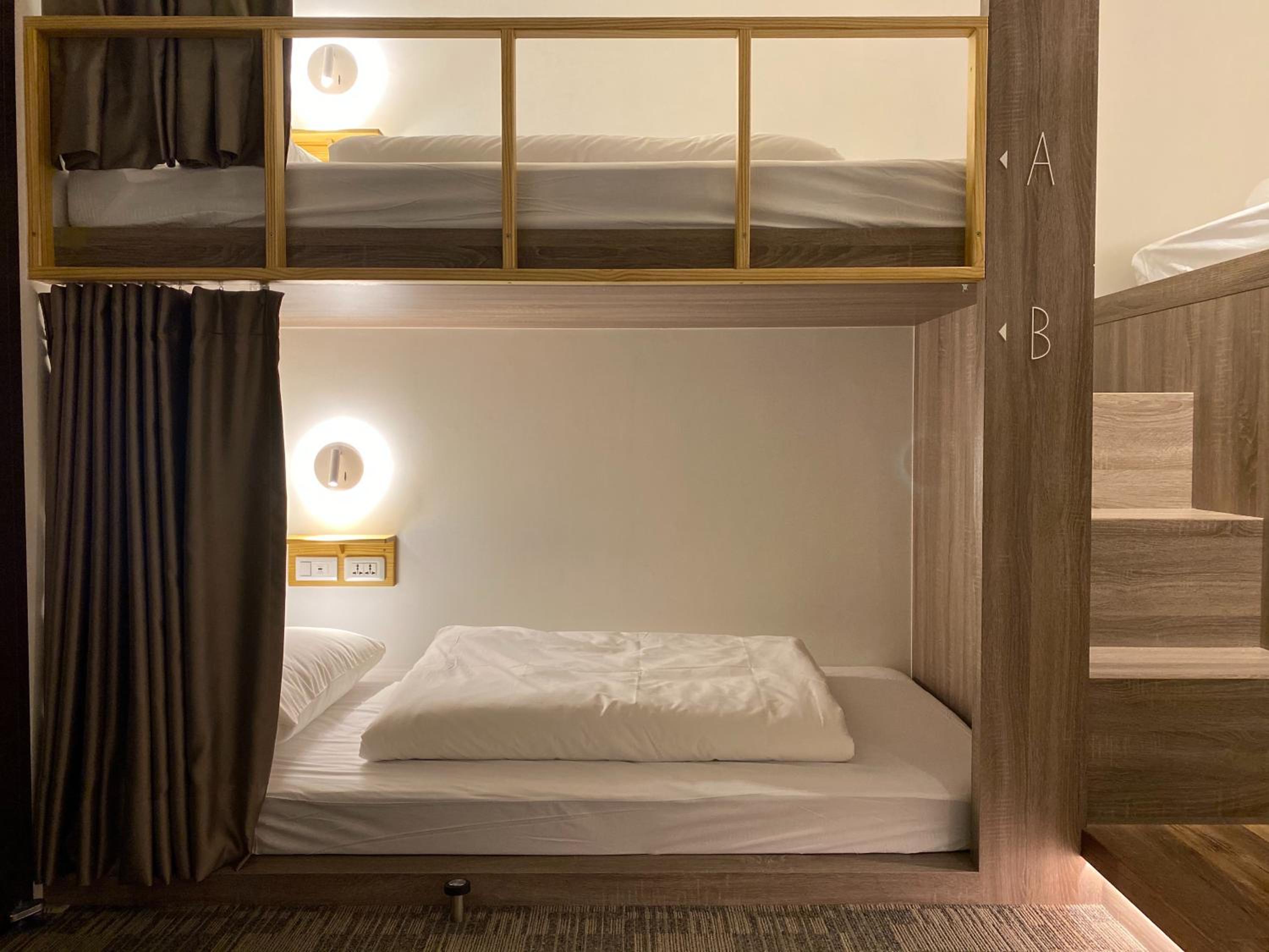 Female Dorm, Female Only, Deluxe, 4 Beds