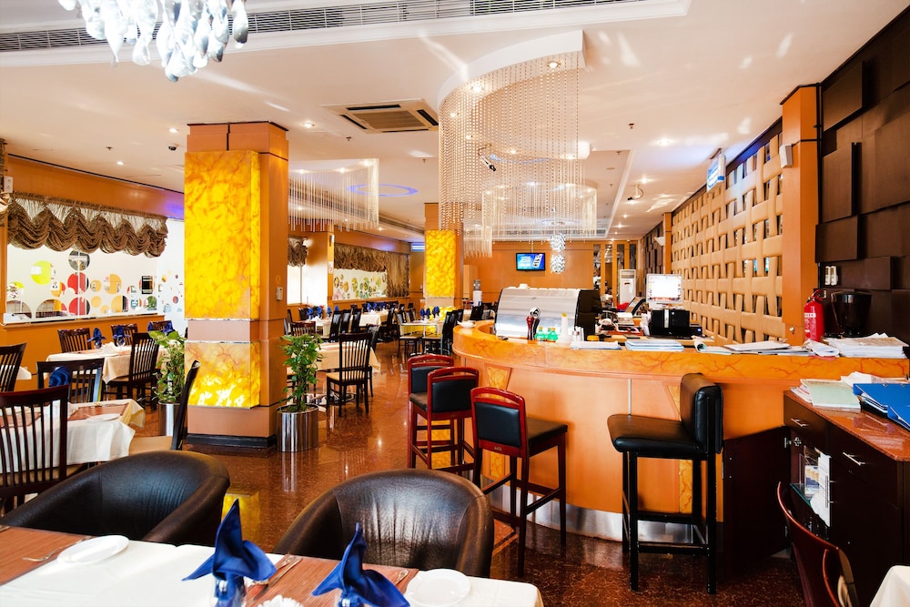 restaurant cafeteria