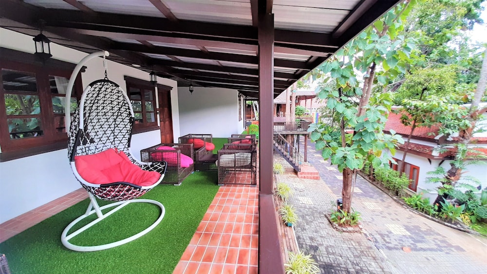 Alpha Gay Resort - Adults Only 5/70