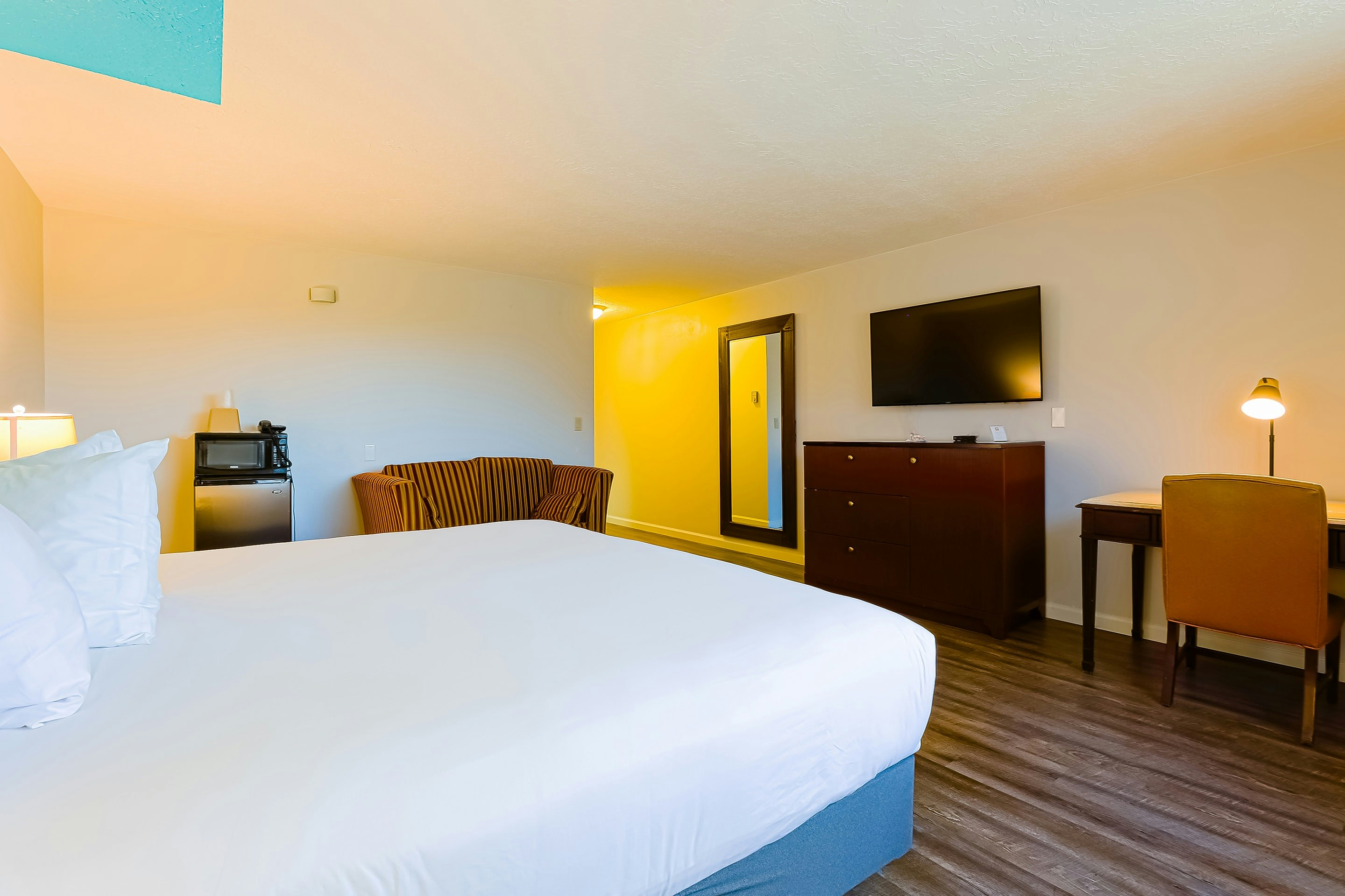 Room at Coast River Inn by OYO Seaside, SEASIDE - OR