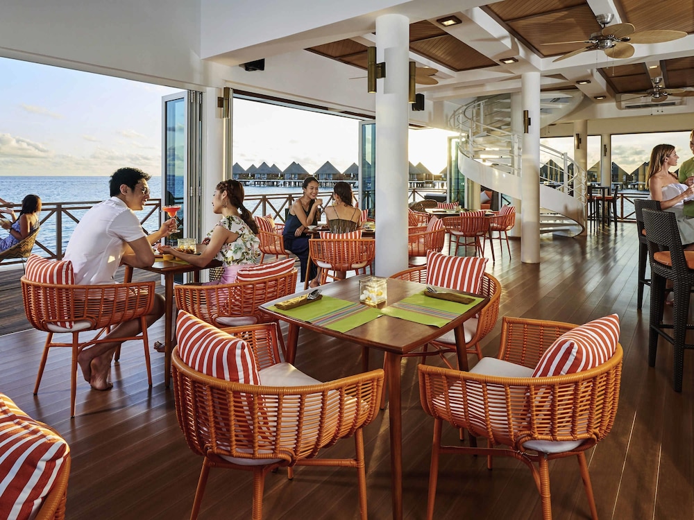 Mercure Maldives Kooddoo Resort 61/73