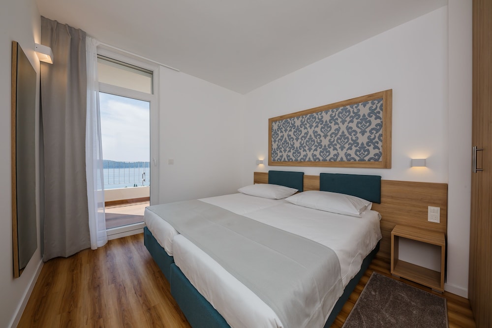 Hotel Medena Block A 18/50