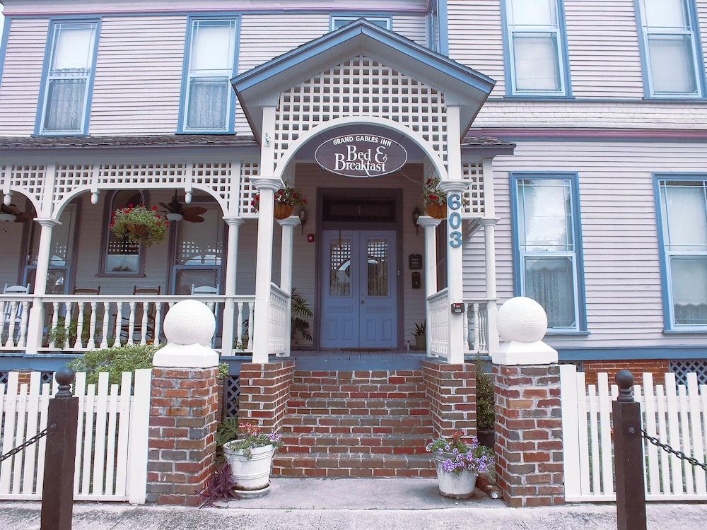 Grand Gables Inn Bed & Breakfast 8/38