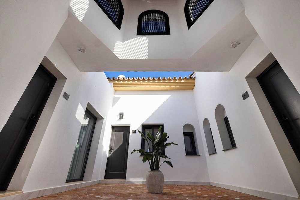 THE SUITES AT SAN ROQUE CLUB 31/50