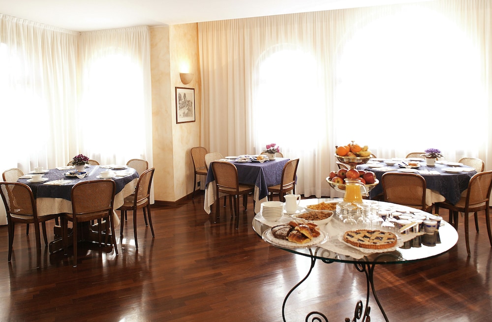 La Valletta Relais 28/38
