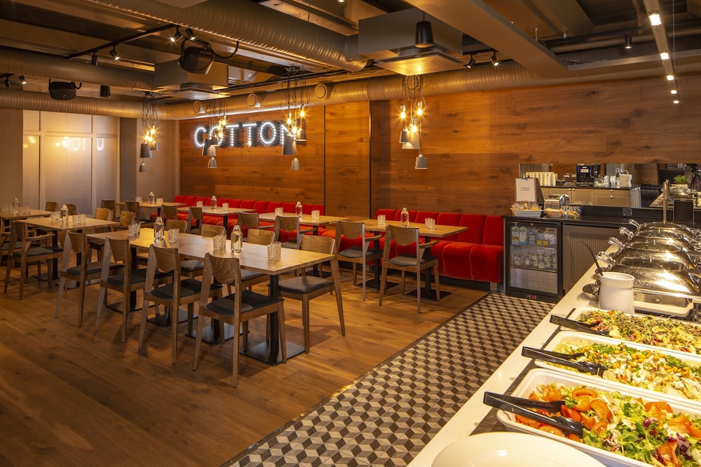 restaurant cafeteria