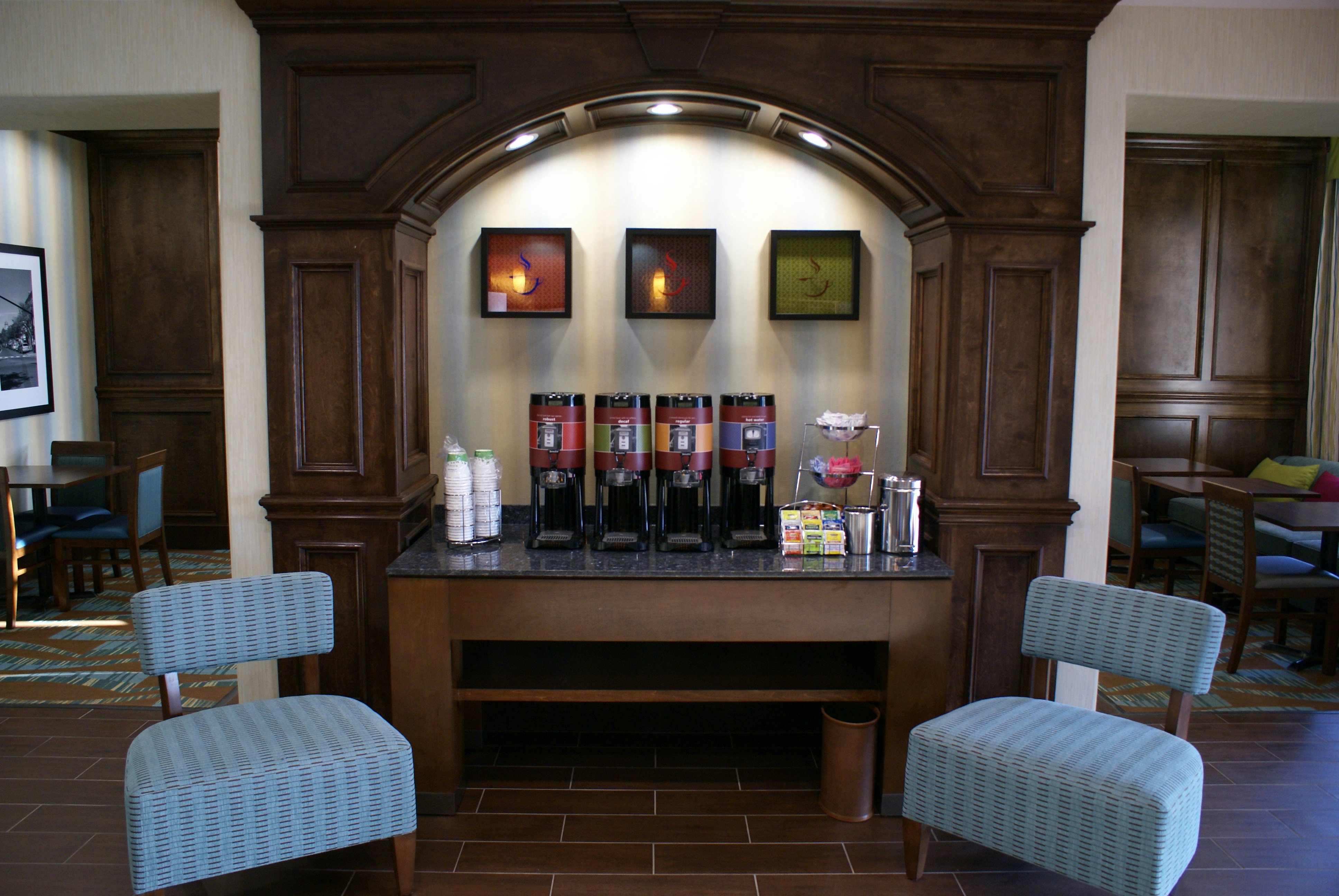 Hampton Inn Suites Center TX 21/30
