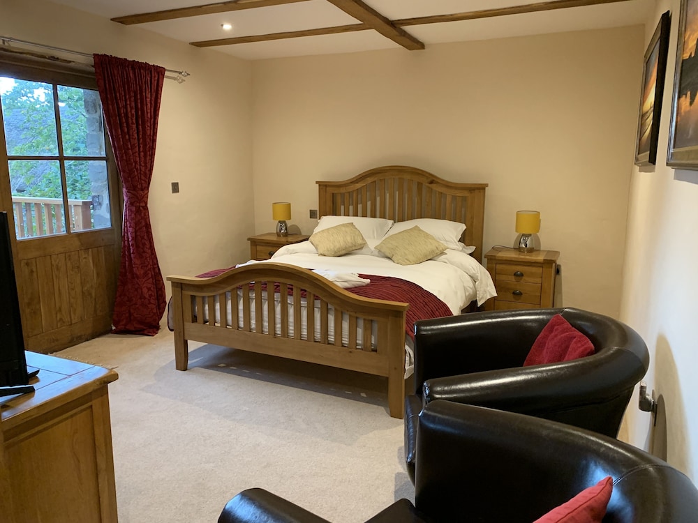 Hay Meadow Farm 5/50