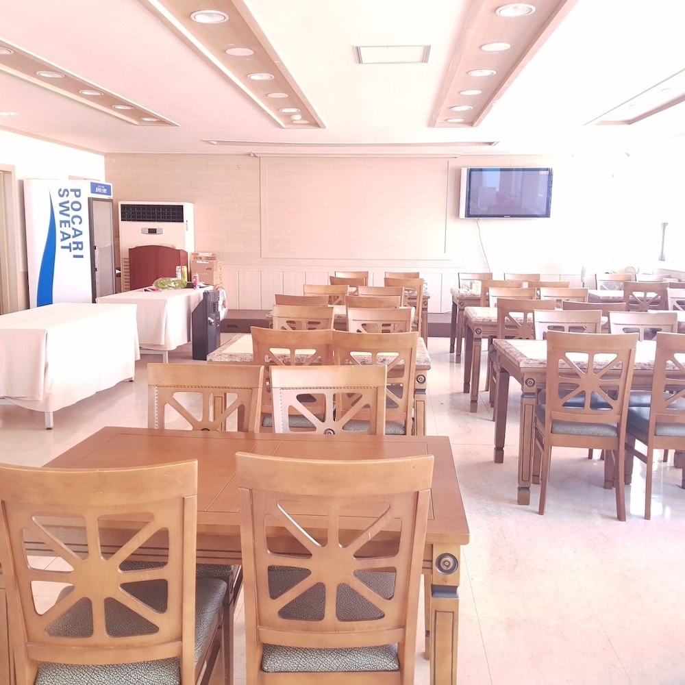 Arirang Hotel 40/50
