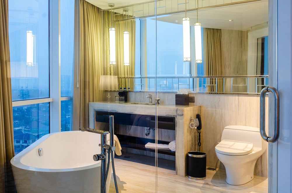 Hotel Ciputra World Surabaya managed by Swiss-Belhotel International 75/76