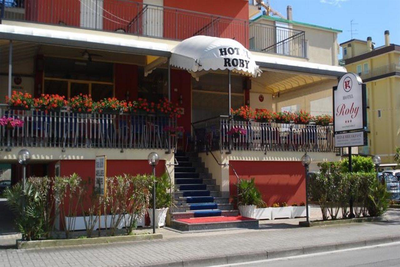 HOTEL ROBY 3/22