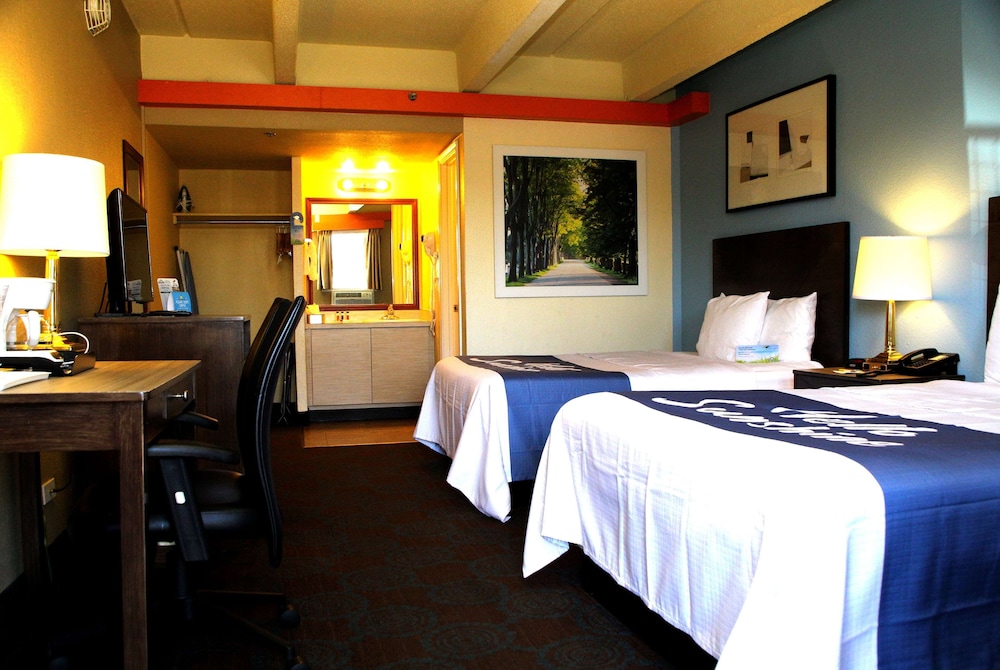 Days Inn by Wyndham Denver Downtown 20/29