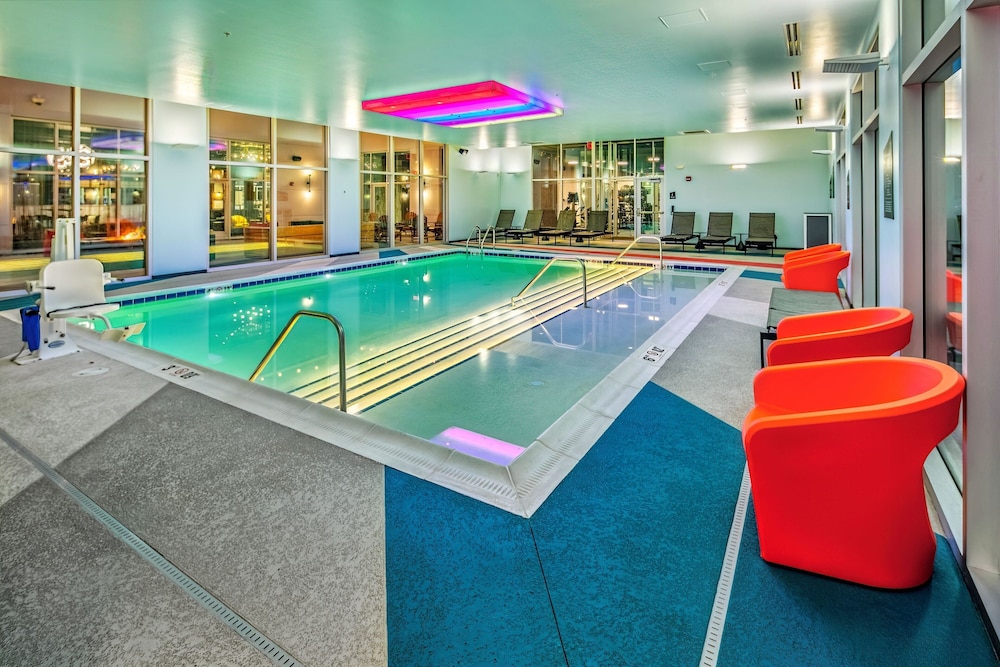 Aloft Anchorage 44/45