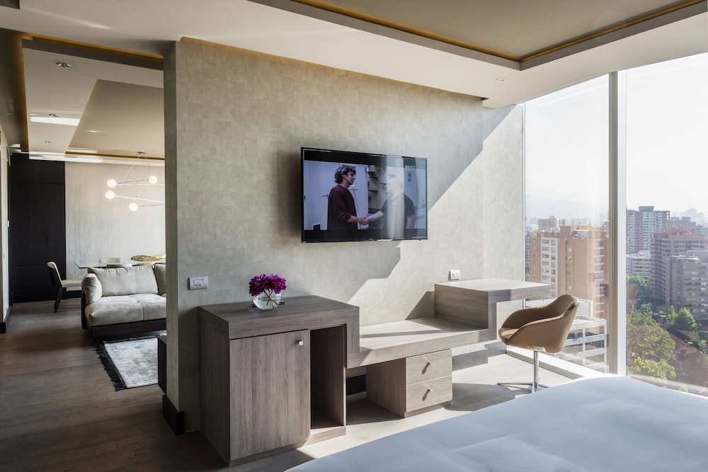 ICON HOTEL 41/58