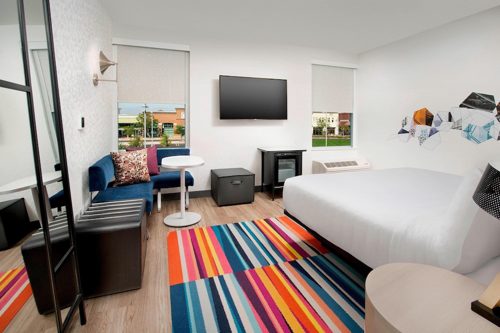 Aloft Atlanta at The Battery Atlanta 7/38