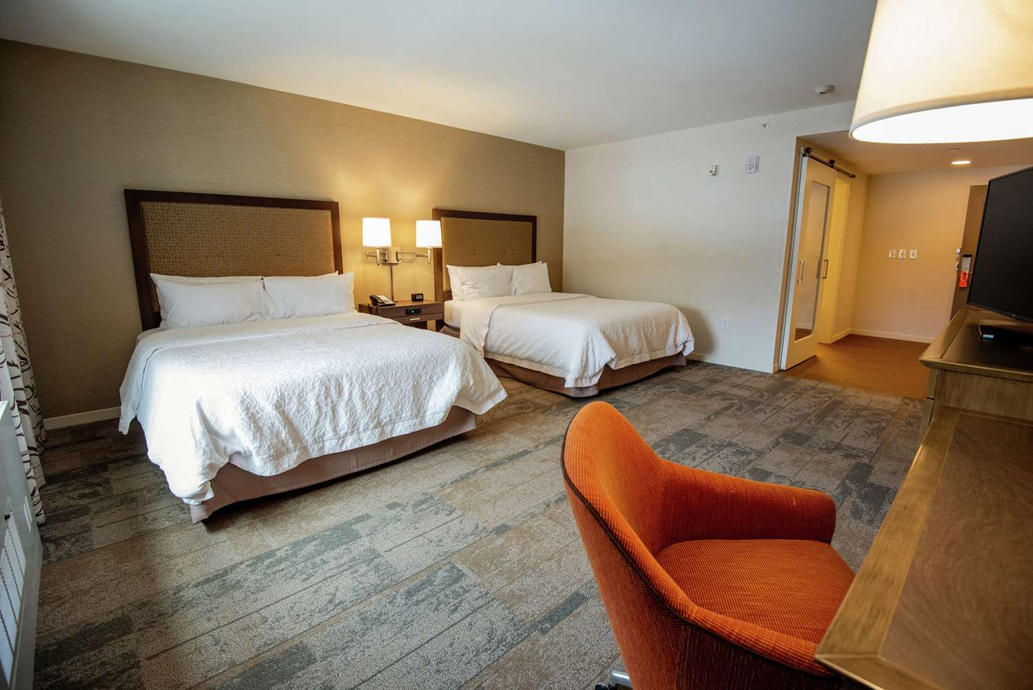 Hampton Inn and Suites Manchester VT 22/48