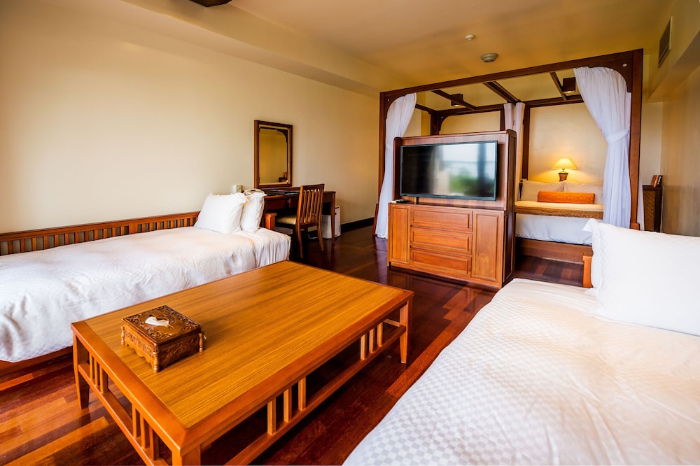 Kanucha Bay Hotels and Villas 19/80