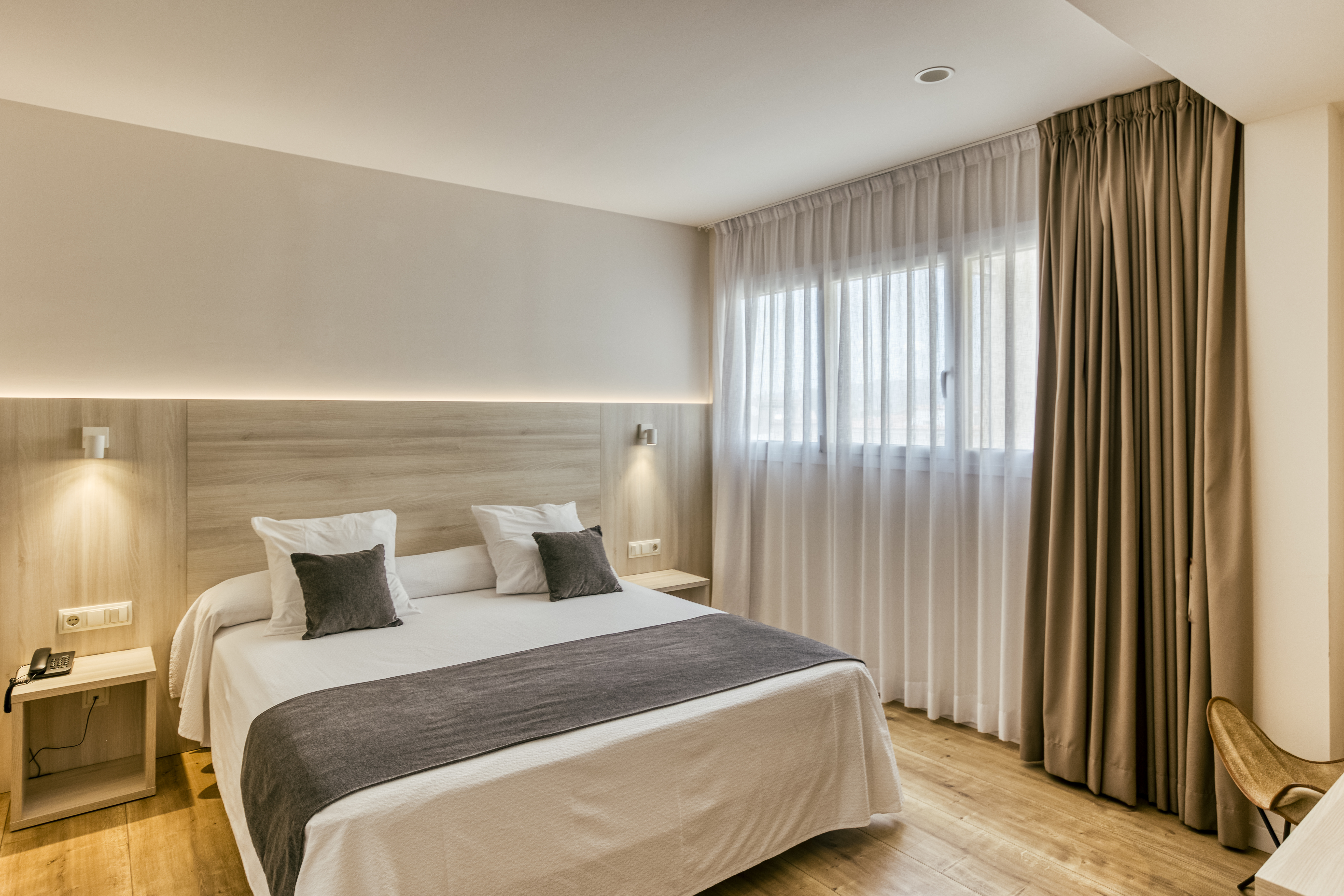 Emporium Hotel 12/42