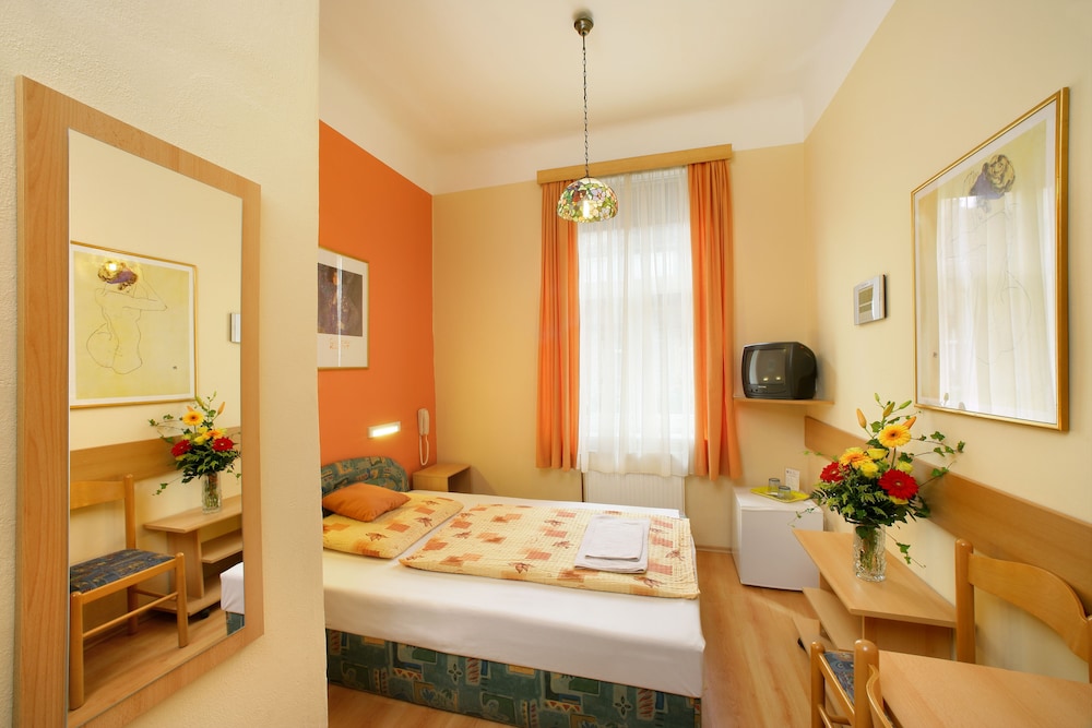 Hotel Golden City Garni 17/55