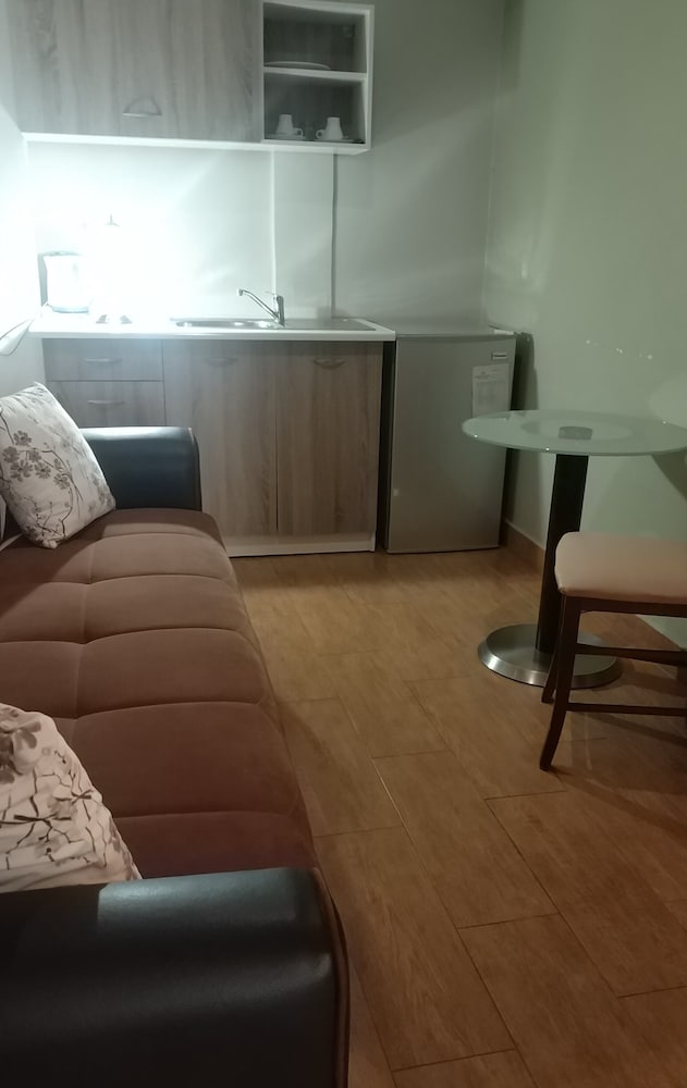 Ambrosia Suites 47/60