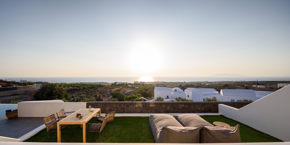 Este Luxury Suites 60/78