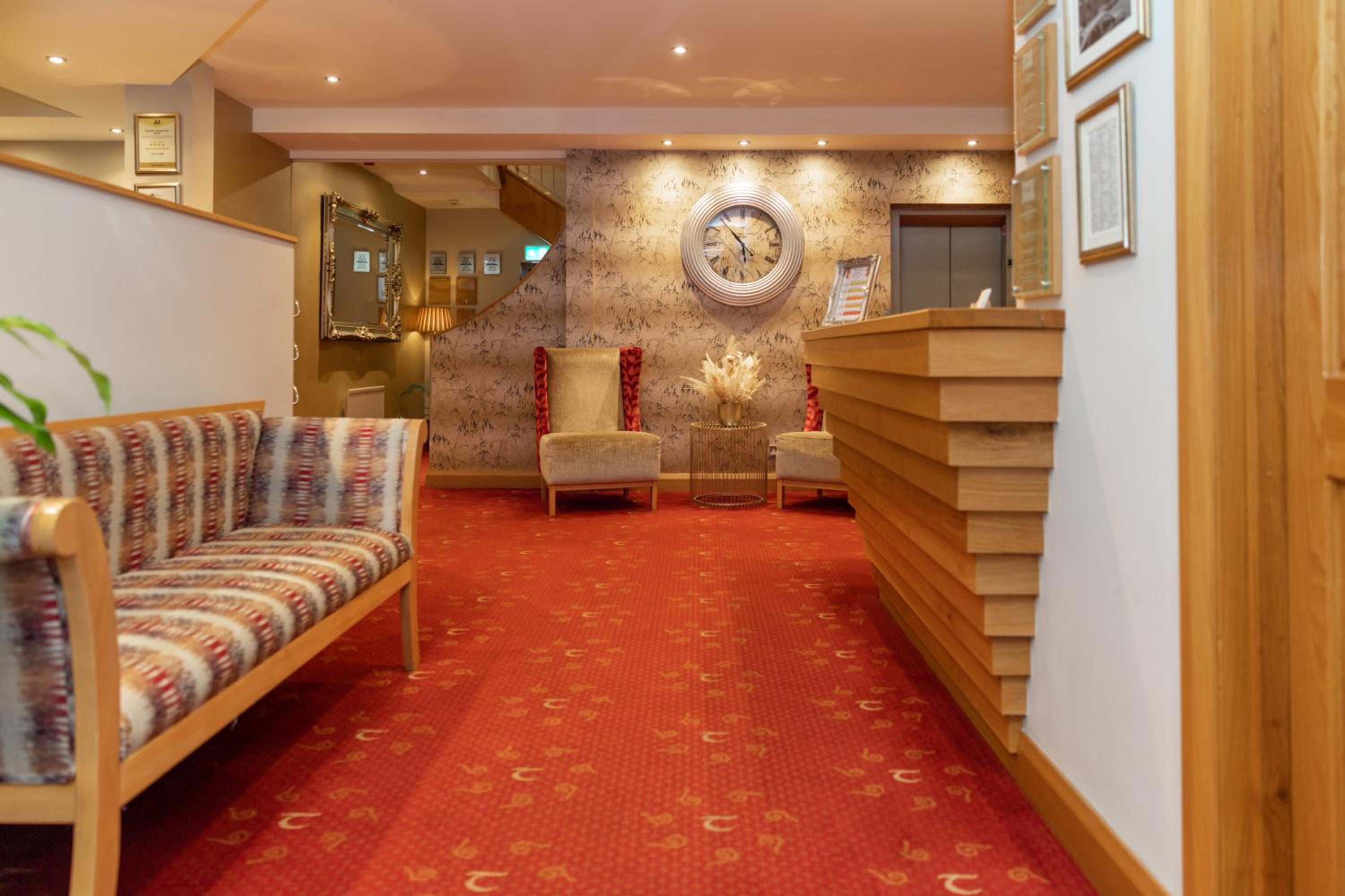 TARA LODGE 39/52
