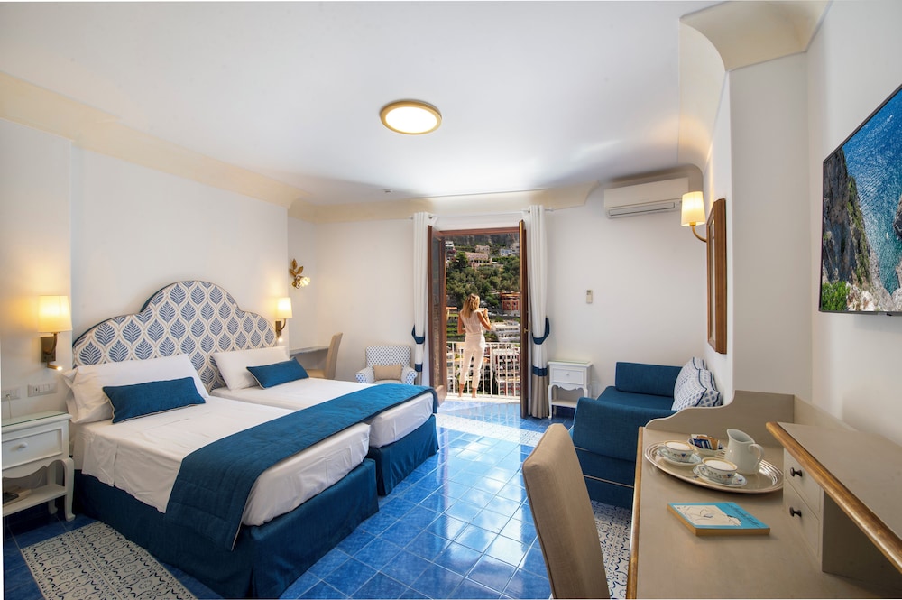 Room, Triple, 3 Beds, Sea View, French Balcony، Hotel Casa Albertina 5/10