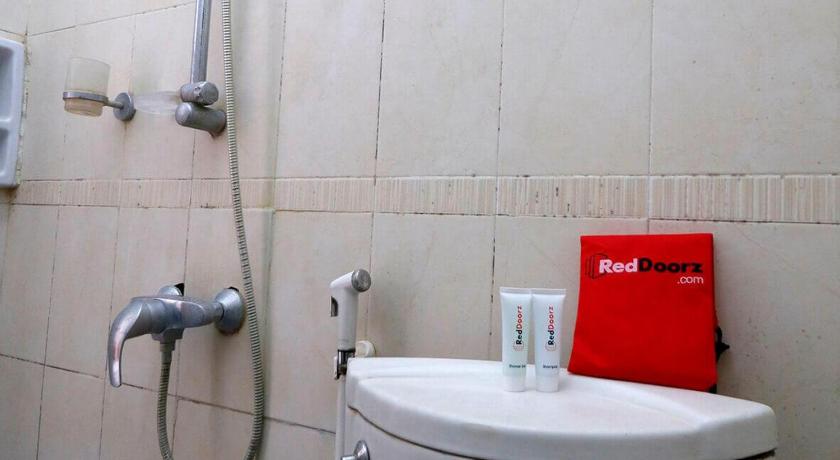 Reddoorz Plus Near Undip Tembalang 46/47