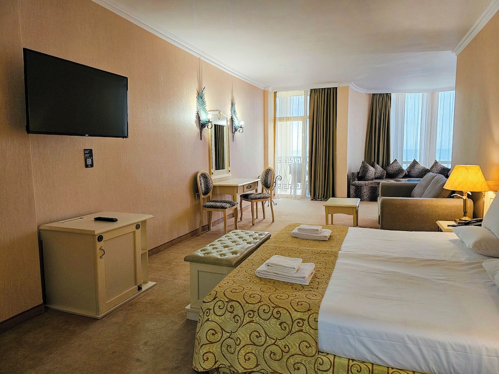 Imperial Palace - All Inclusive 69/165