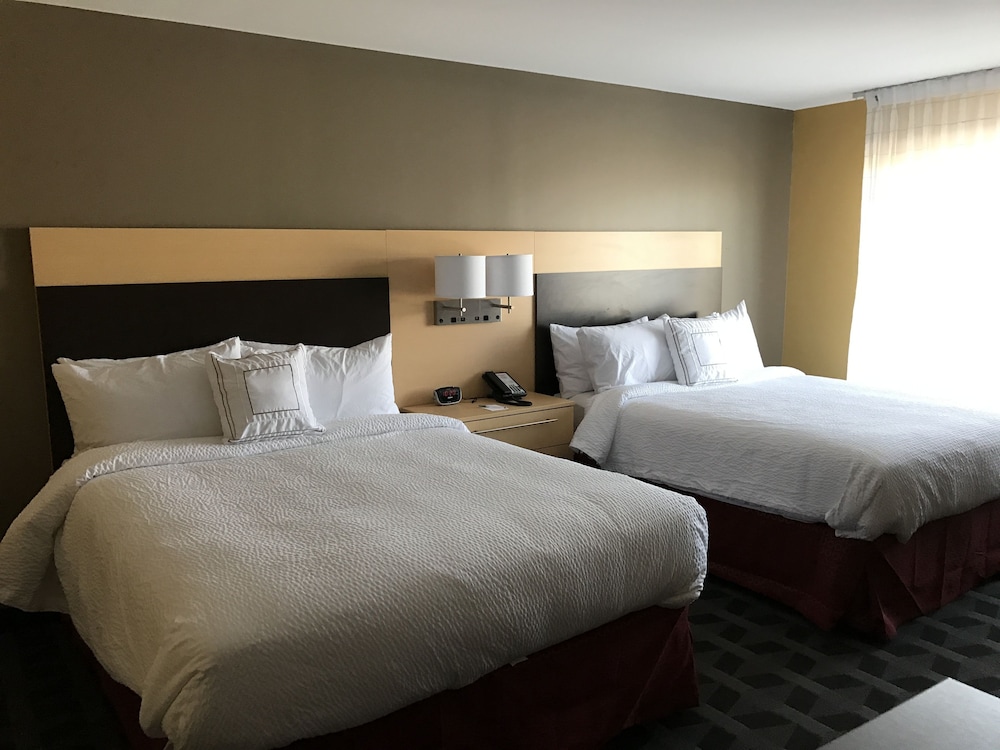 TownePlace Suites by Marriott New Hartford 11/48