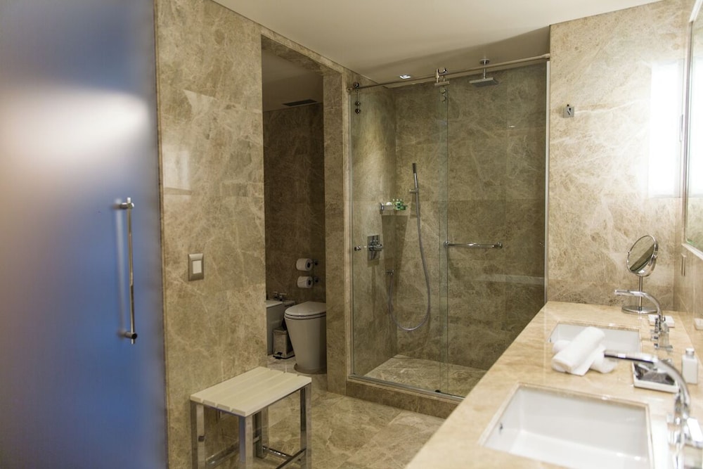 جناح تنفيذي بسرير كينج بشرفة، Palladio Hotel Buenos Aires - MGallery Collection 4/5
