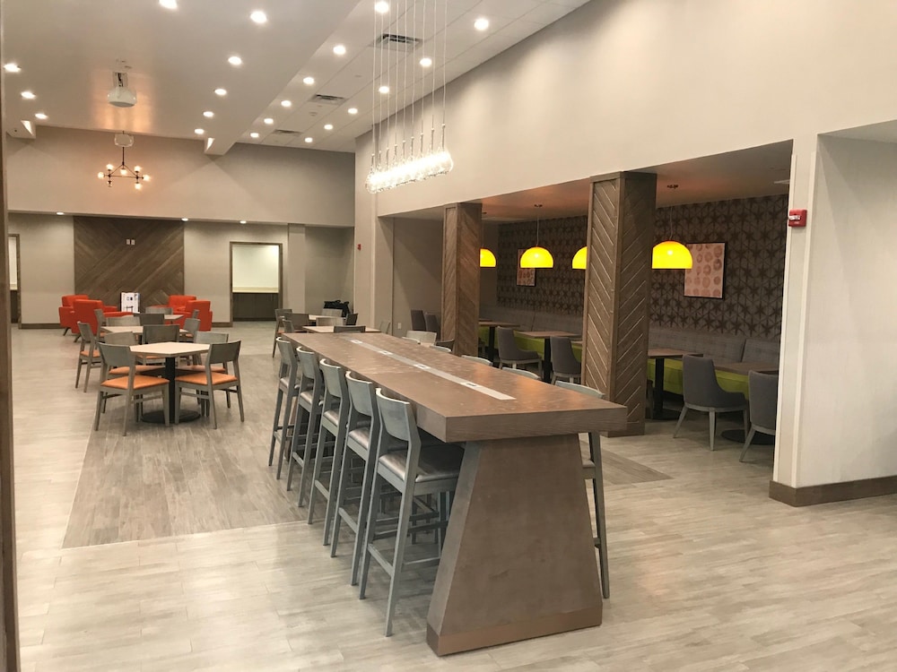 Holiday Inn And Suites Memphis Southeast Germantown 41/48