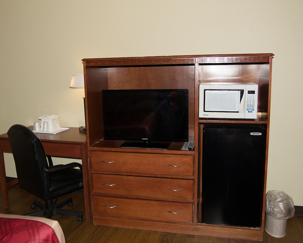 Econo Lodge Lexington Downtown Near I-81 7/29
