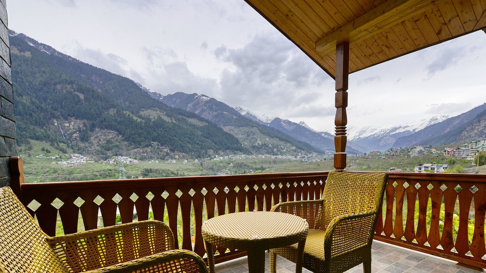Clarks Inn Suites Manali 23/36