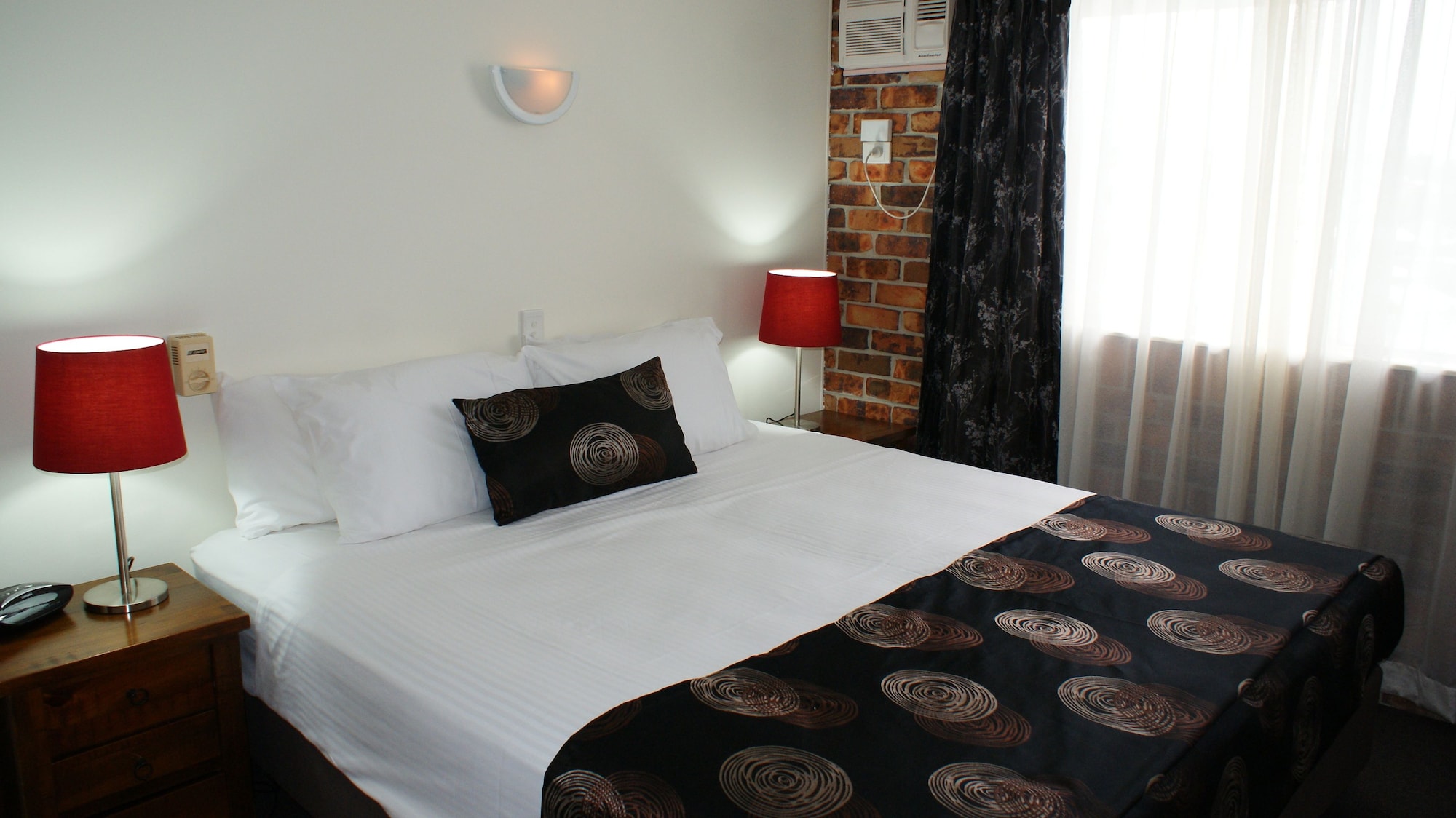 3 BEDROOMS, EXECUTIVE, APARTMENT