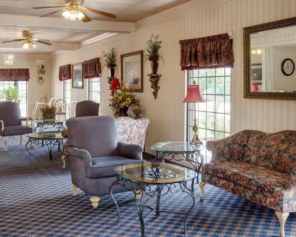 Econo Lodge Inn & Suites Philadelphia MS 61/80