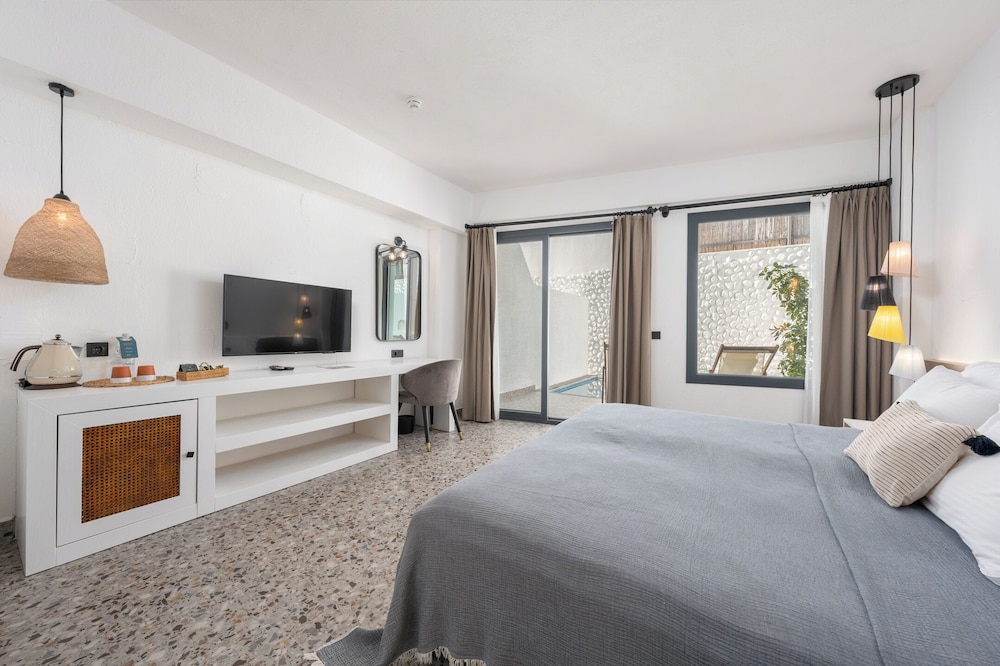 Swim Up, Suite, King Bed
