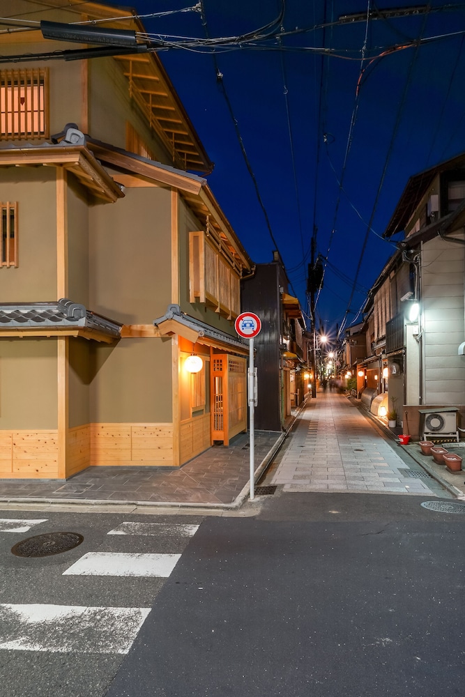 Resi Stay Tsubaki 55/67
