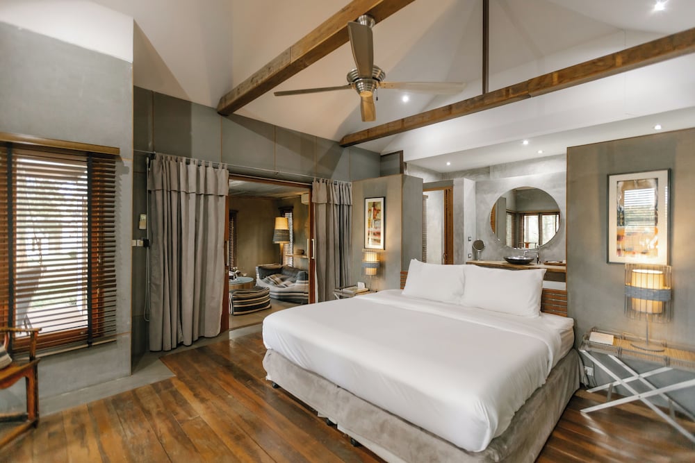 1 BEDROOM, VILLA